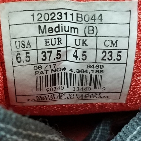 Brooks Womens Adrenaline GTS 17 1202311B044 Gray Running Shoes Sneakers Lace-up - Picture 11 of 12